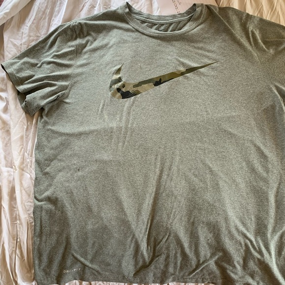 Nike Tee - Picture 1 of 2